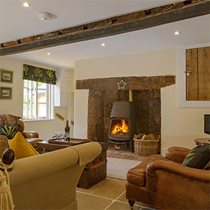  Delightful Welsh cottage holiday accommodation close to Offa's Dyke Path - sleeps eight people